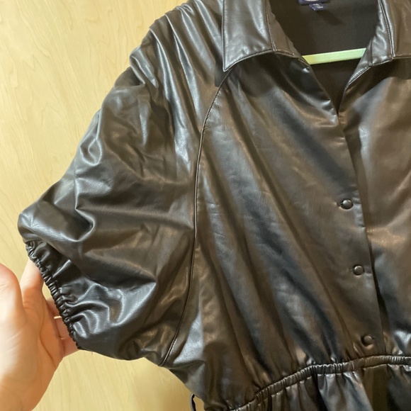 Women XXL 20 Pleather Style blouse Ruched Sleeves Peplum Top Button Front - Picture 3 of 8